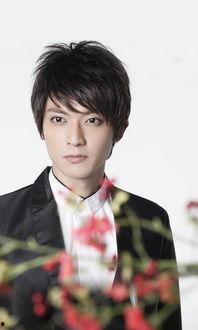 陈威翰的资料,才华横溢的年轻艺术家，探索艺术与生活的无限可能